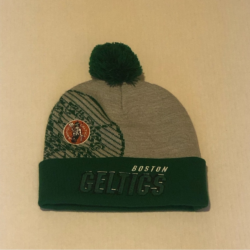 Mitchell & Ness Boston Celtics HWC Draft Cuffed Knit Pom Winter Hat OSFA Grey - Picture 2 of 8